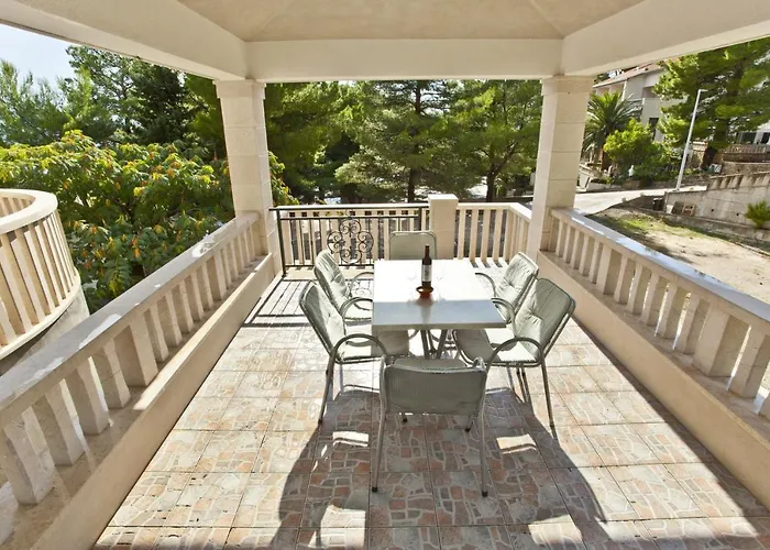 Triple 6056a 3* Brela