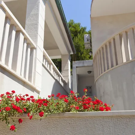 Guest house Triple 6056a 3*